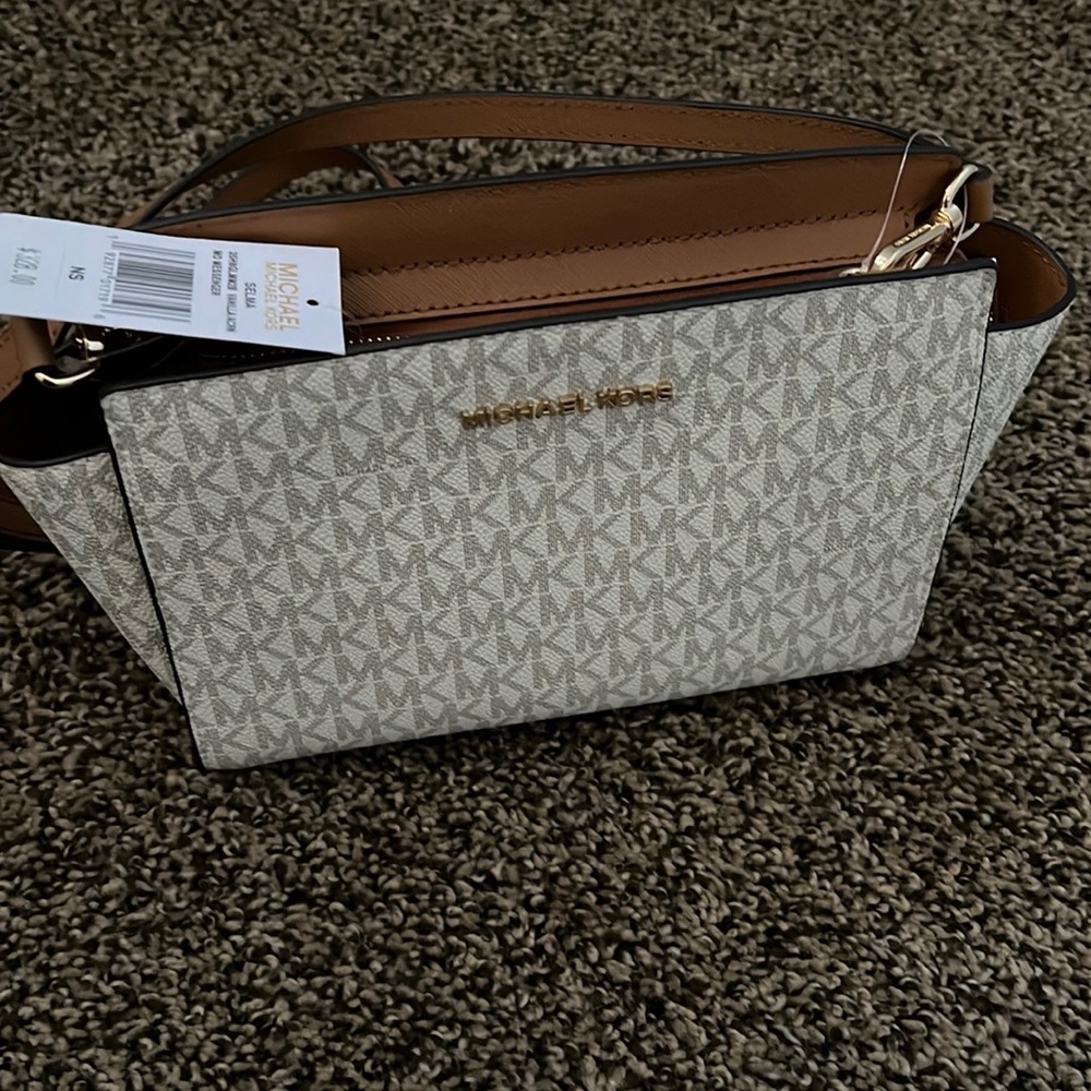 Brand new Michael kors bad with tags